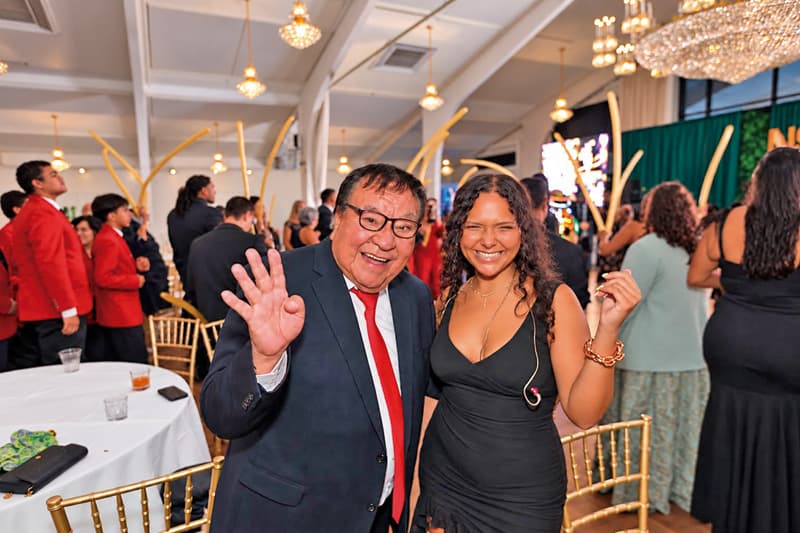 La diversidad cada vez es mayor en Boston 1 Perú y Venezuela unidos. Max Torres y Nare Villarroel, una voz que encanta.
