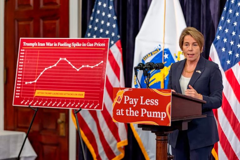 Gobernadora Maura Healey habla del presupuesto suplementario que permitirá realizar inversiones cruciales en atención médica y seguridad pública.