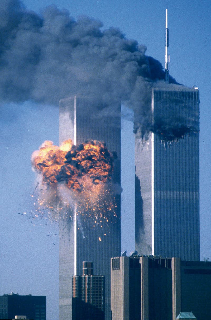 El primer avión impacta contra la Torre Norte del World Trade Center.