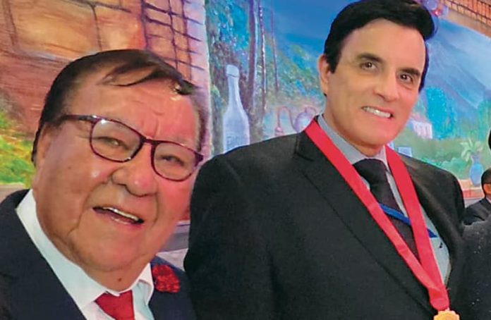 Max Torres con el canciller Carlos Espá.